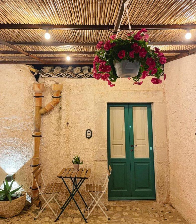 Chiusa Del Curiale - Ospitalita In Vigna Bed and Breakfast Comiso Εξωτερικό φωτογραφία